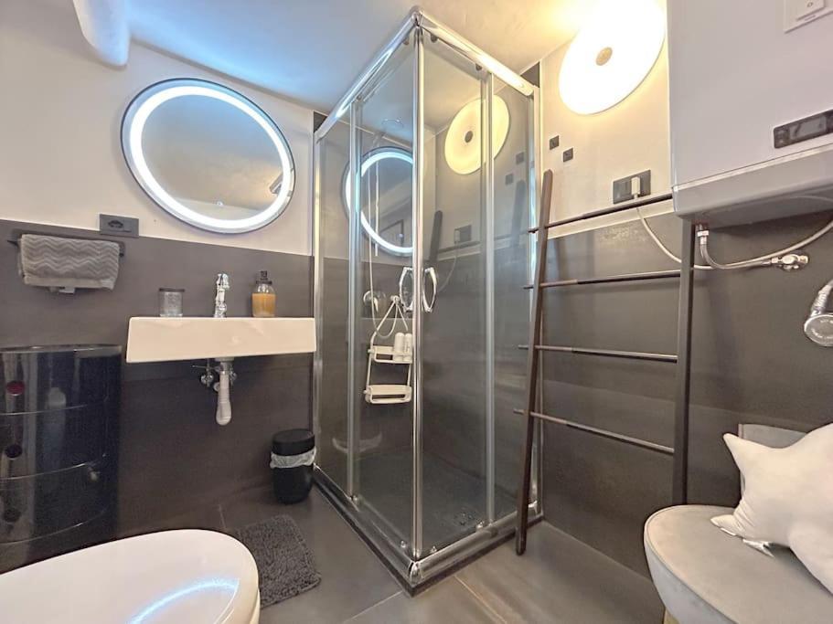 Apartment Via Pia Elegante Di Design Crociere 2' Savona