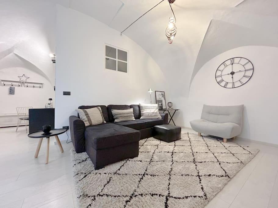 Via Pia Elegante Di Design Crociere 2'