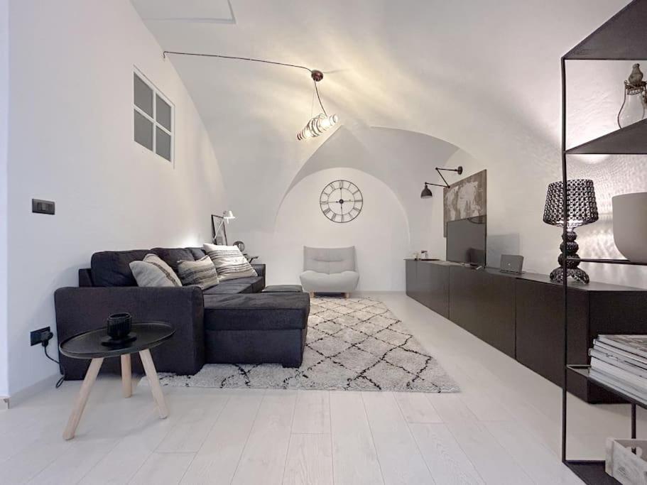 Via Pia Elegante Di Design Crociere 2'