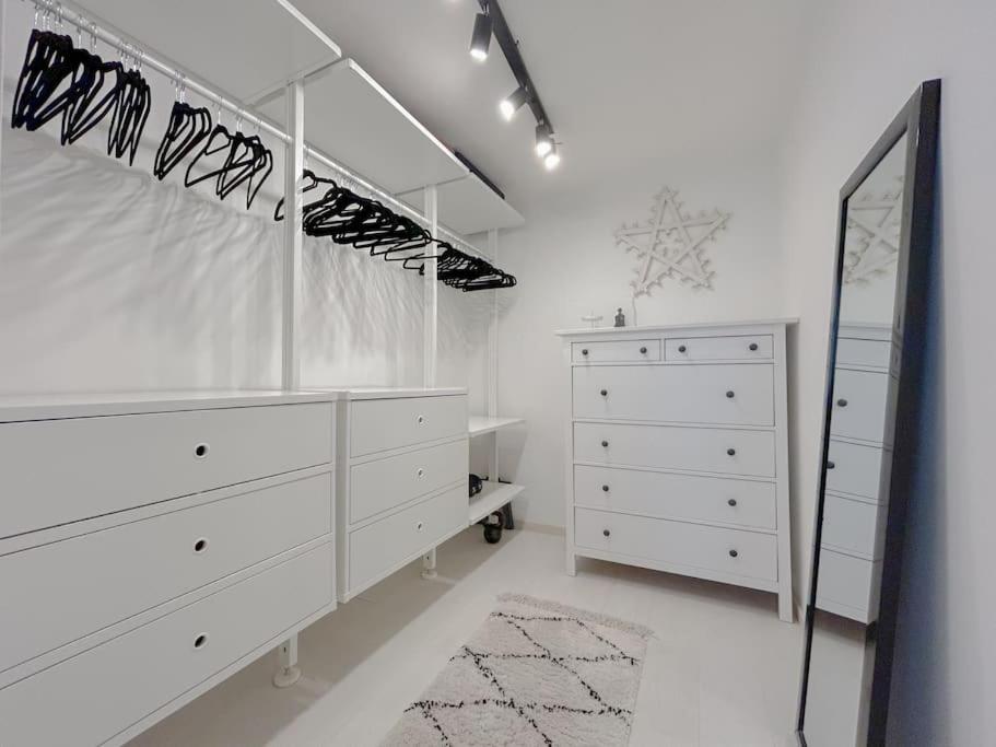 Via Pia Elegante Di Design Crociere 2' Savona